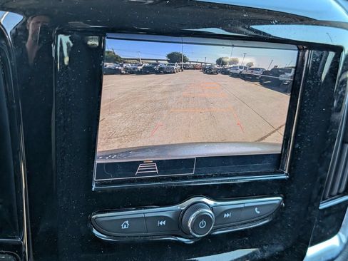Used 2021 Chevrolet Traverse LS FWD image 14