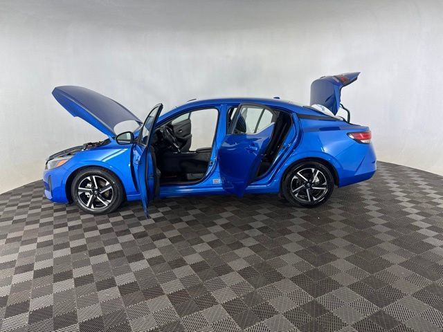 Used 2024 Nissan Sentra SV FWD image 9