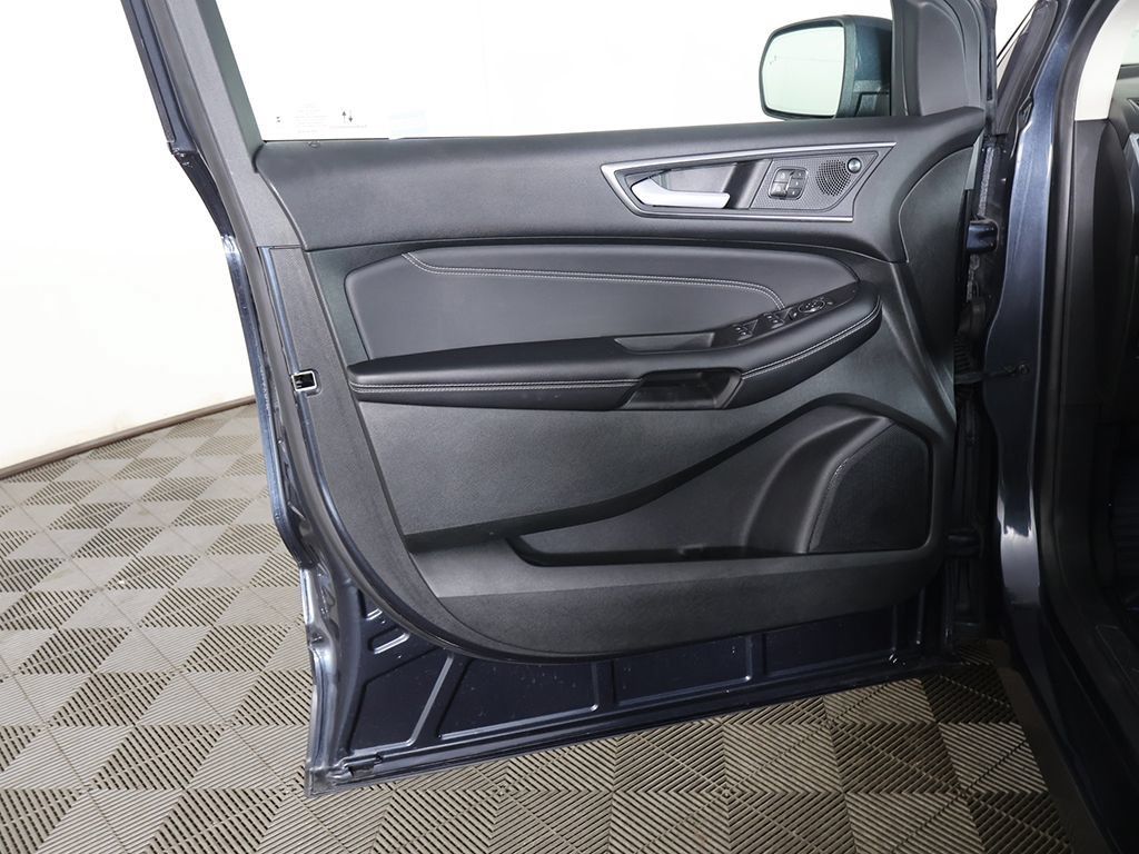 Used 2023 Ford Edge Titanium w/ Equipment Group 301A AWD/4WD image 24