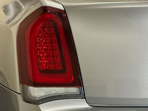 Used 2018 Chrysler 300 S RWD image 46