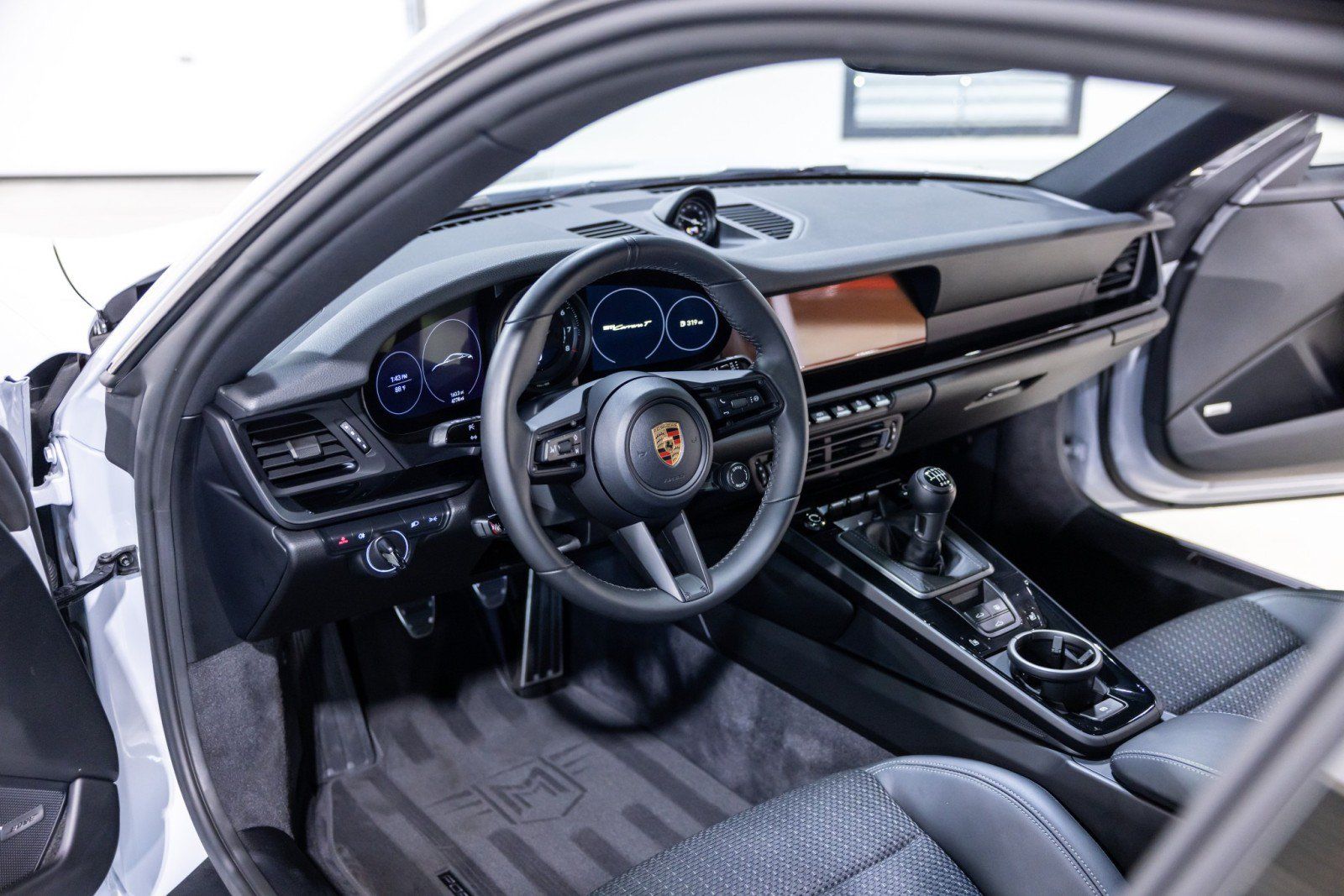 Used 2024 Porsche 911 Carrera T RWD image 35