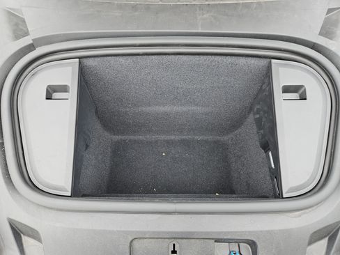 Used 2021 Porsche Taycan image 30