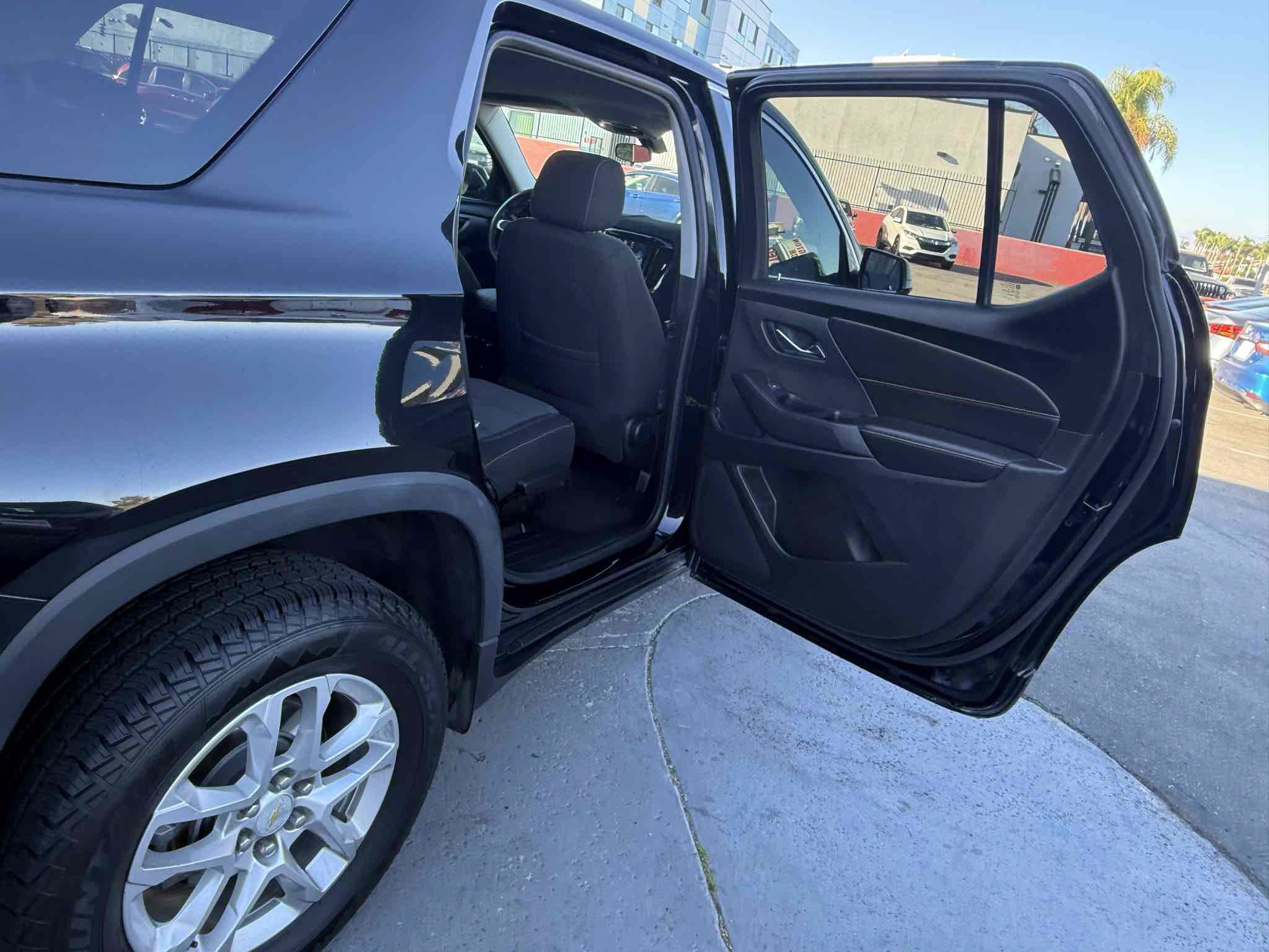 Used 2018 Chevrolet Traverse LS FWD image 56