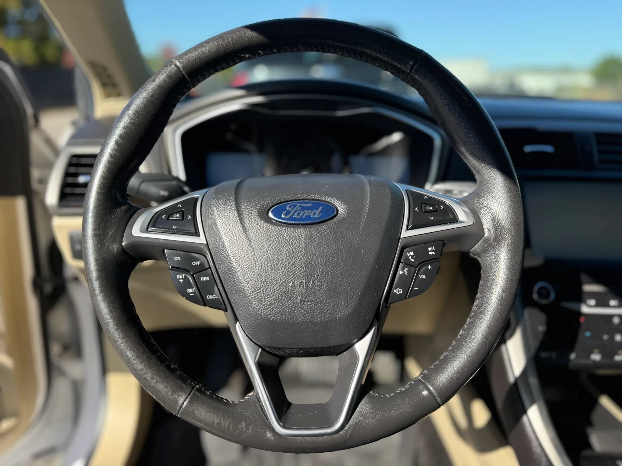 Used 2014 Ford Fusion SE w/ Equipment Group 202A FWD image 24