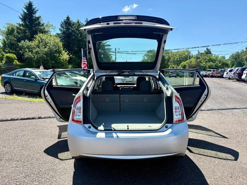 Used 2015 Toyota Prius Two FWD image 19