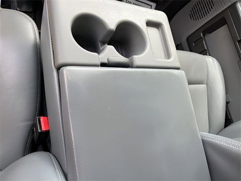 Used 2015 Ford F550 4x4 Regular Cab Super Duty image 13