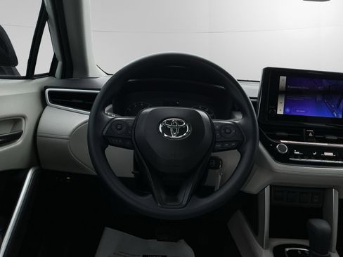 Certified 2024 Toyota Corolla Cross L image 12