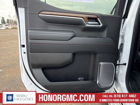 Used 2023 Chevrolet Silverado 1500 High Country w/ Technology Package image 19