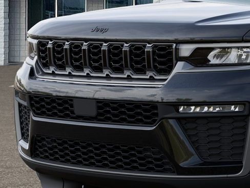 New 2026 Jeep Grand Cherokee Limited w/ Limited Altitude Package AWD/4WD image 13