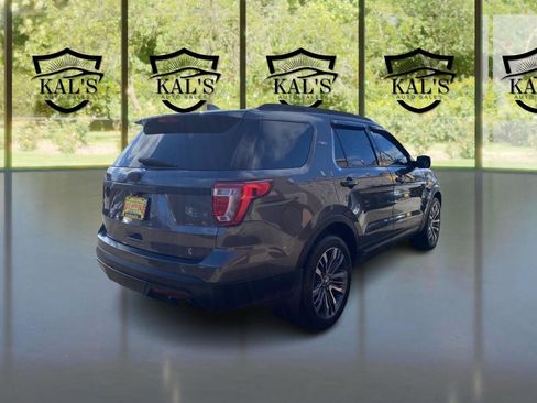 Used 2016 Ford Explorer Platinum AWD/4WD image 5