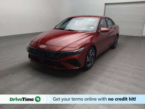 Used 2025 Hyundai Elantra SEL image 1