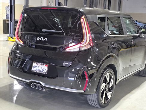 Used 2023 Kia Soul GT-Line w/ GT-Line Technology Package image 11