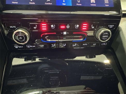 Used 2023 Jeep Grand Cherokee Overland image 14