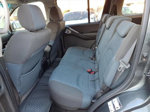 Used 2005 Nissan Pathfinder SE Off-Road RWD image 11