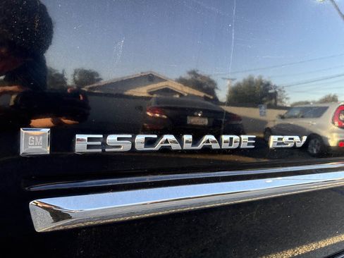 Used 2009 Cadillac Escalade ESV AWD image 15