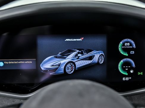 Used 2018 McLaren 570S Spider image 29
