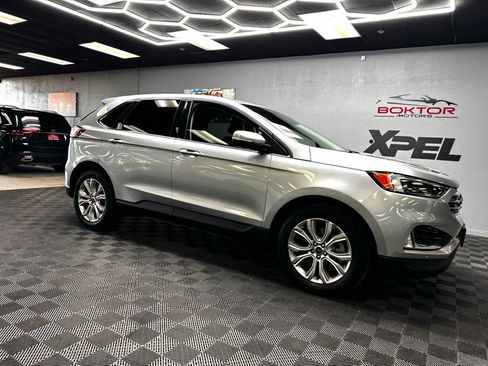 Used 2022 Ford Edge Titanium w/ Equipment Group 301A AWD/4WD image 2