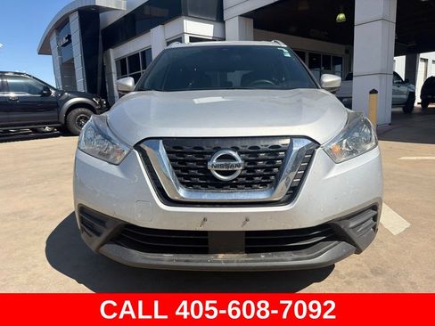Used 2020 Nissan Kicks SV FWD image 8