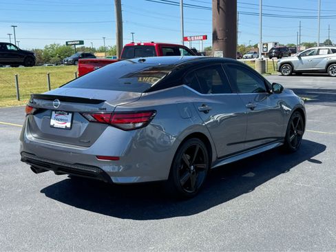 Used 2022 Nissan Sentra SR w/ Midnight Edition FWD image 7