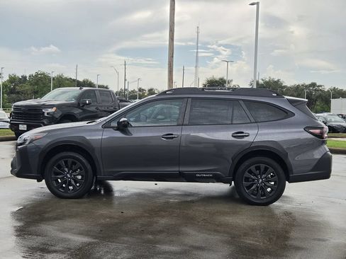 Used 2025 Subaru Outback Onyx Edition AWD/4WD image 6