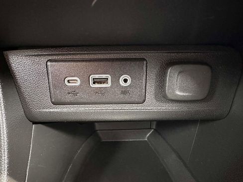 Used 2023 Buick Encore GX Select w/ Sport Touring Package AWD/4WD image 25