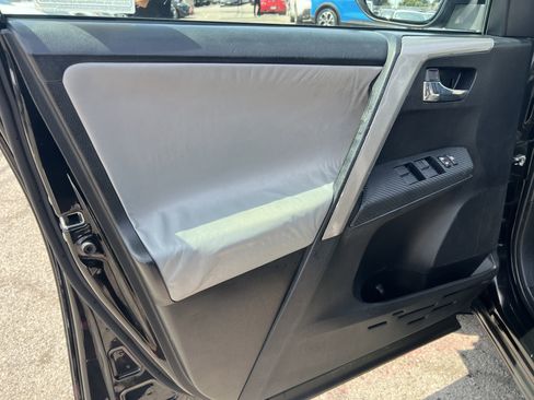 Used 2016 Toyota RAV4 XLE FWD image 12