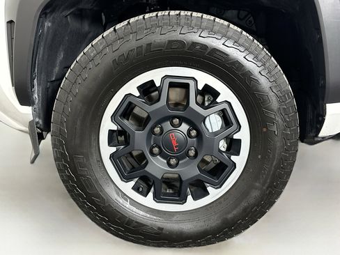 Used 2025 Toyota 4Runner TRD Off-Road image 11