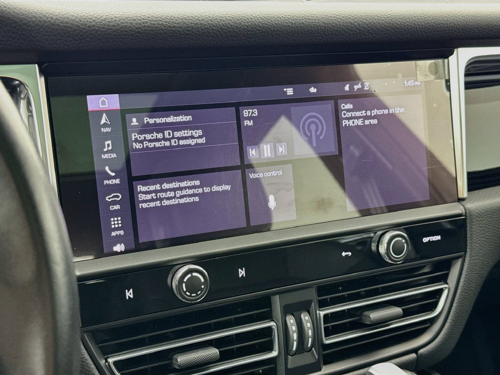 Certified 2023 Porsche Macan Turbo AWD/4WD image 17