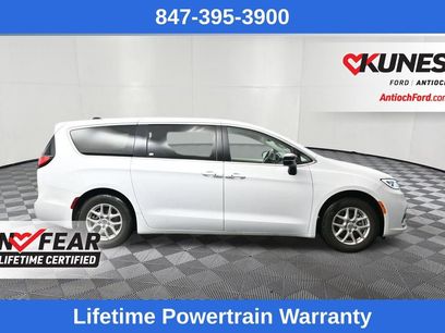 Used 2024 Chrysler Pacifica Touring-L