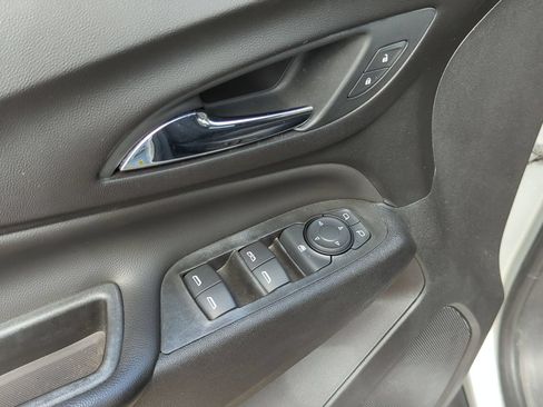 Used 2021 Chevrolet Equinox LT FWD image 9