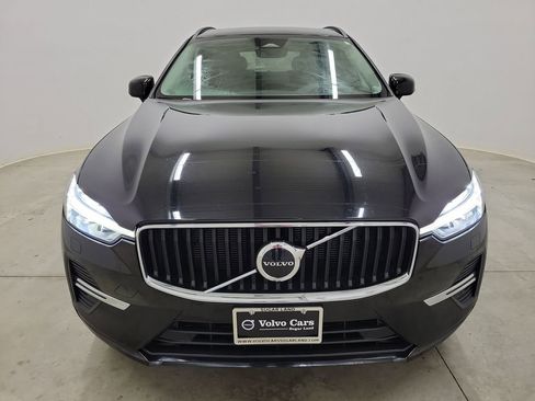 Certified 2025 Volvo XC40 B5 Plus image 2