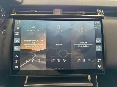 Used 2025 Land Rover Range Rover Velar Dynamic SE AWD/4WD image 44