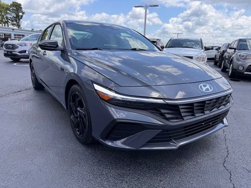 Used 2026 Hyundai Elantra Sport FWD image 7