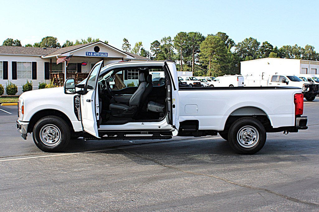 Used 2024 Ford F250 XL w/ XL Chrome Package RWD image 7