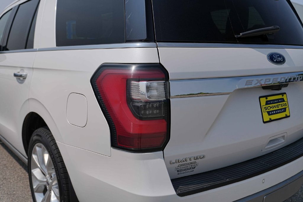 Used 2019 Ford Expedition Limited w/ Equipment Group 302A AWD/4WD image 10