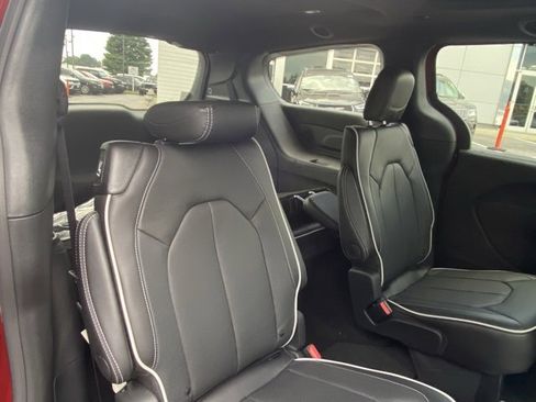 New 2026 Chrysler Pacifica Limited w/ S Appearance Package image 34