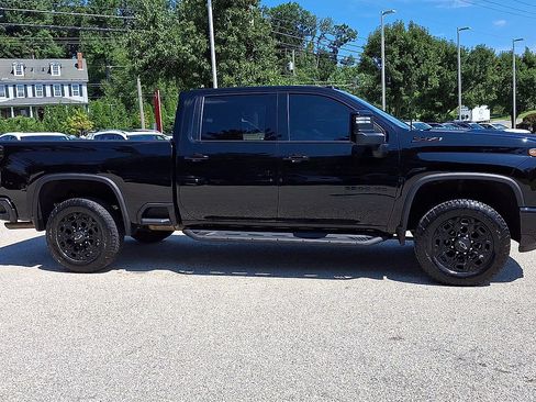 Used 2024 Chevrolet Silverado 2500 LTZ w/ LTZ Plus Package AWD/4WD image 2