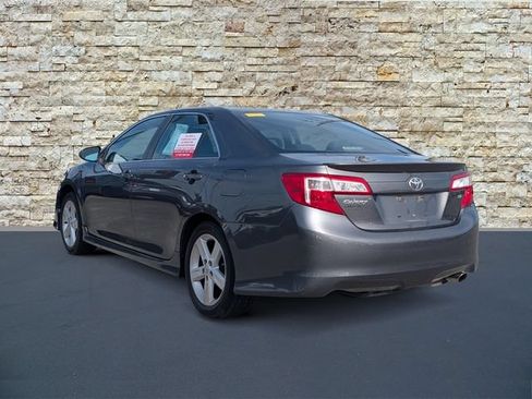 Used 2012 Toyota Camry SE FWD image 4