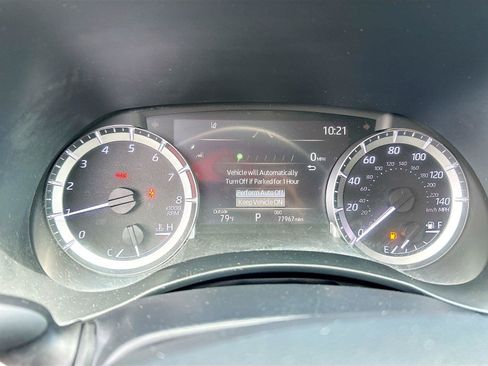 Used 2024 Toyota Highlander XLE FWD image 39