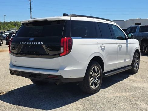 Used 2025 Ford Expedition Active AWD/4WD image 5