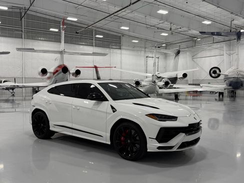 Used 2024 Lamborghini Urus S AWD/4WD image 1