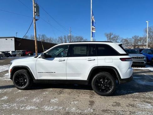 New 2026 Jeep Grand Cherokee Altitude AWD/4WD image 6