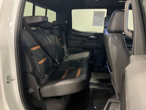 Used 2023 GMC Sierra 1500 AT4 w/ AT4 Preferred Package AWD/4WD image 34