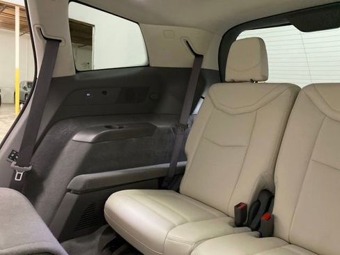 Used 2025 Cadillac XT6 Premium Luxury w/ Technology Package FWD image 16