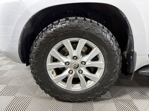 Used 2016 Toyota Land Cruiser AWD/4WD image 10