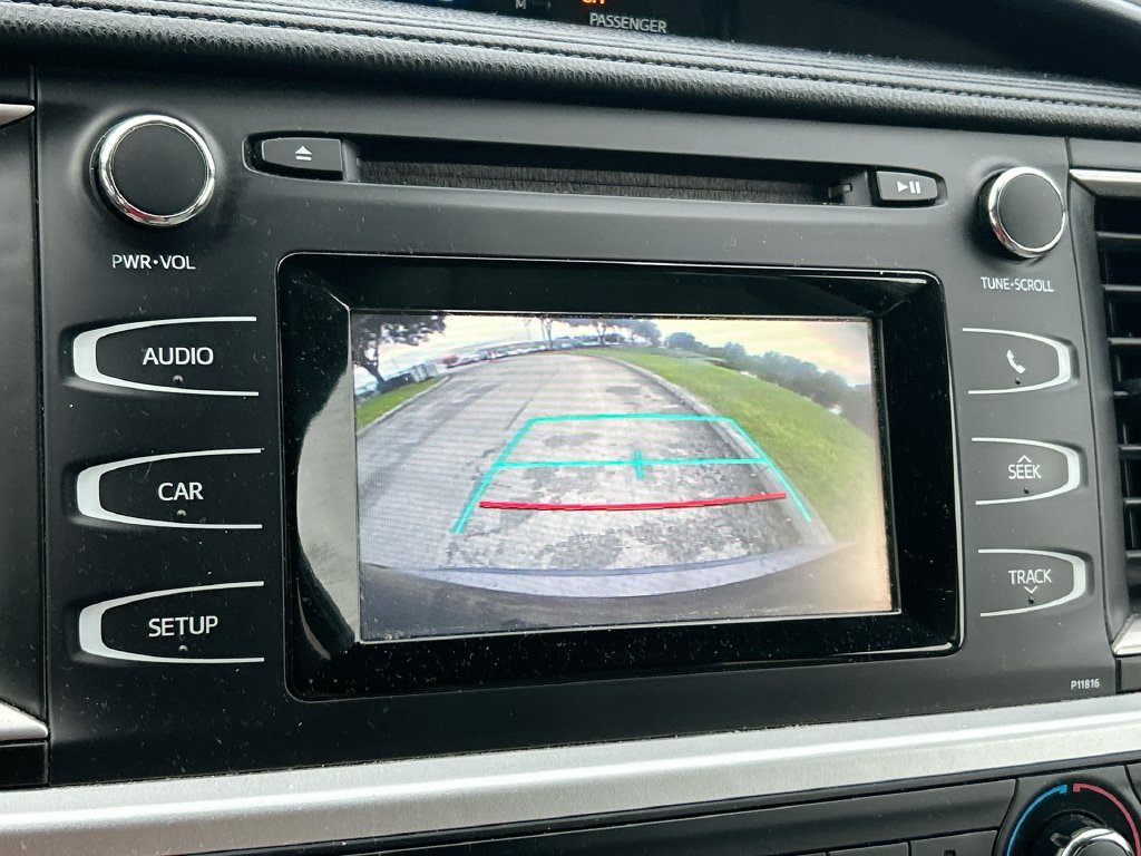 Used 2019 Toyota Highlander LE FWD image 22