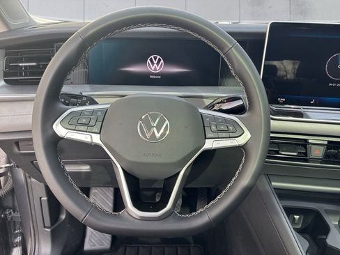 New 2025 Volkswagen Tiguan SE AWD/4WD image 11