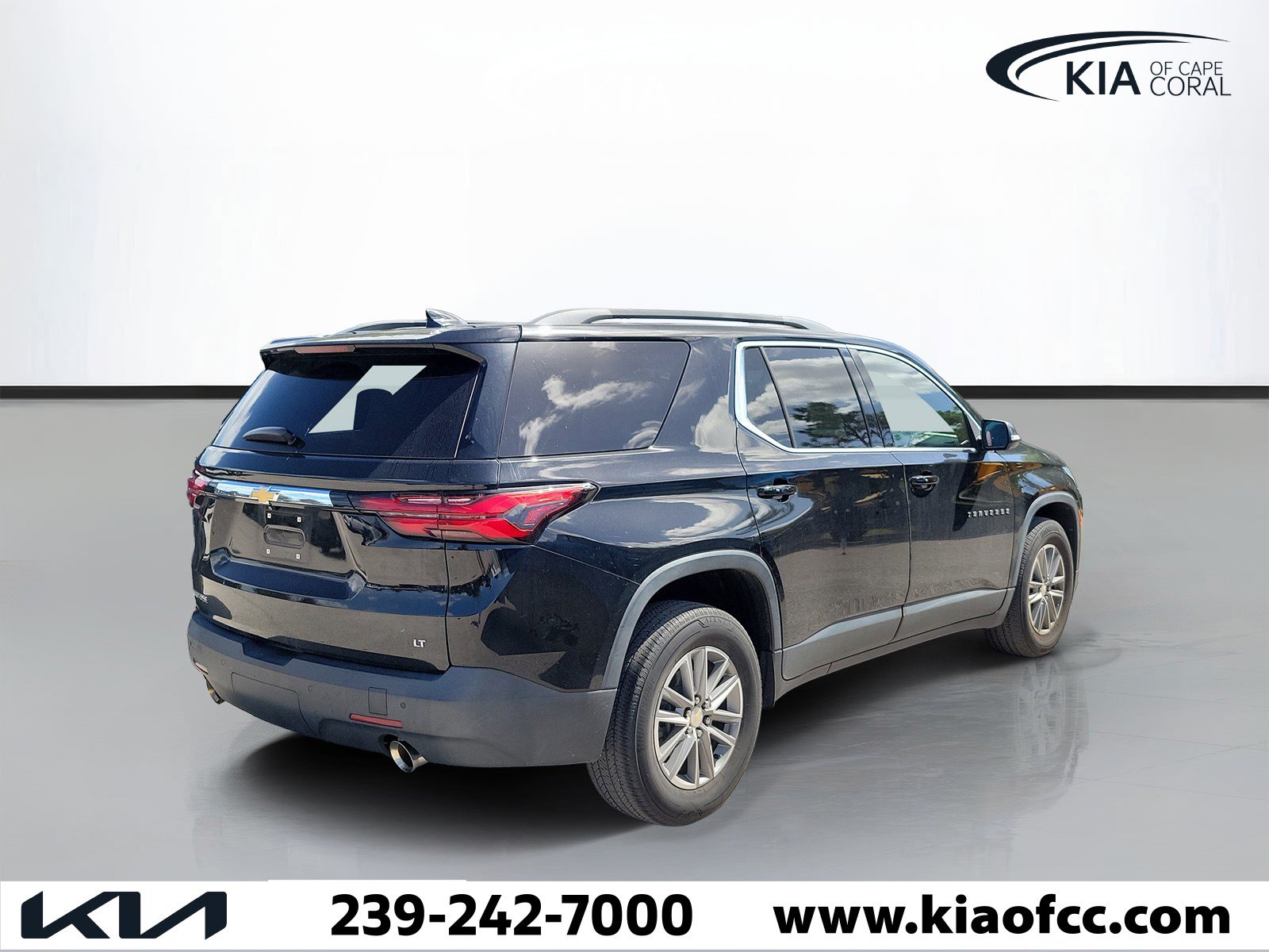 Used 2022 Chevrolet Traverse LT FWD image 4