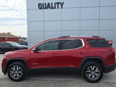 Used 2023 GMC Acadia SLT AWD/4WD image 1