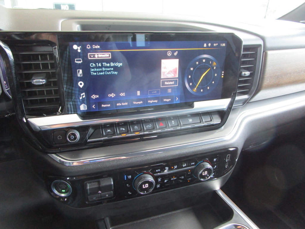 Used 2023 Chevrolet Silverado 1500 High Country w/ High Country Premium Package AWD/4WD image 45